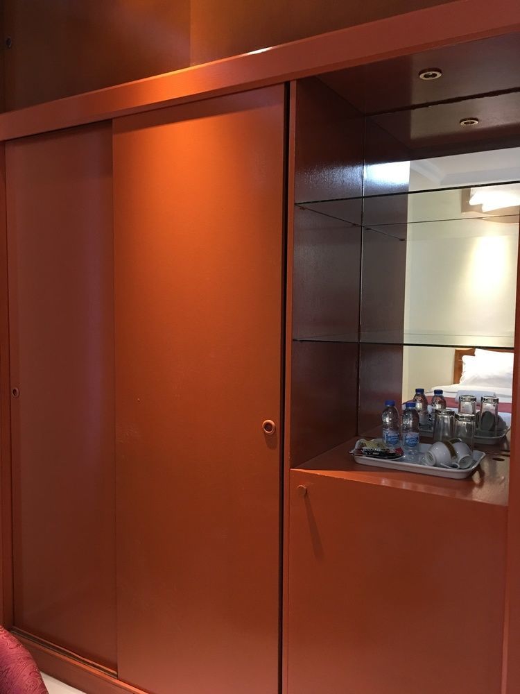 Oyo 366 Waves Hotel Adżman Zewnętrze zdjęcie