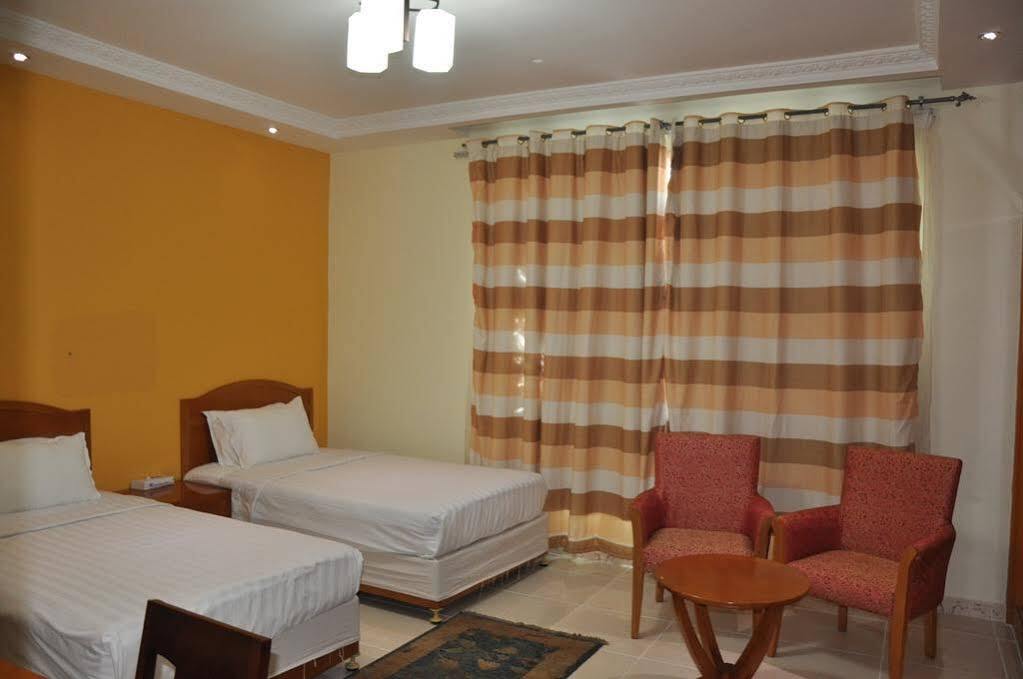 Oyo 366 Waves Hotel Adżman Zewnętrze zdjęcie