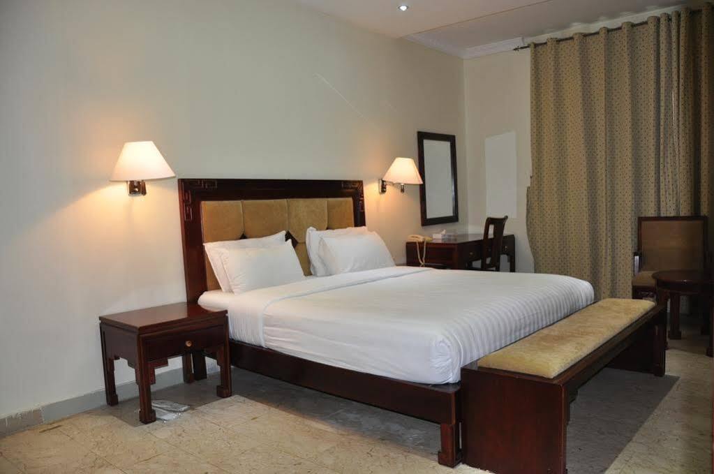 Oyo 366 Waves Hotel Adżman Zewnętrze zdjęcie